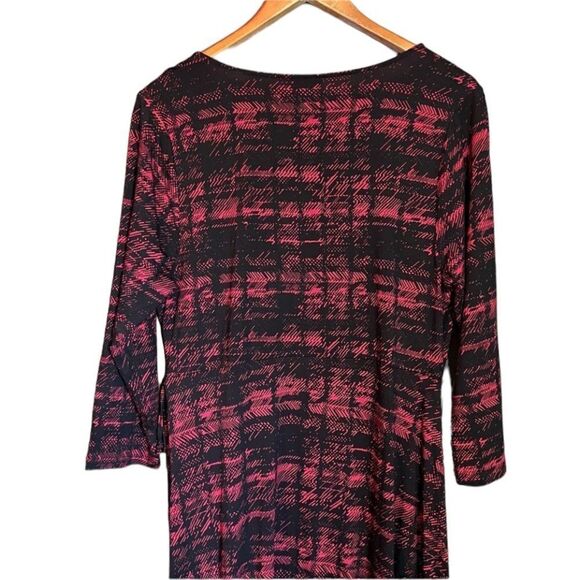 Torrid patterned v neck faux wrap dress - Picture 10 of 13